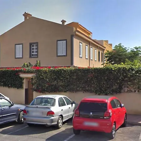 Lush Holiday In Arona With Jacuzzi Casa de Férias